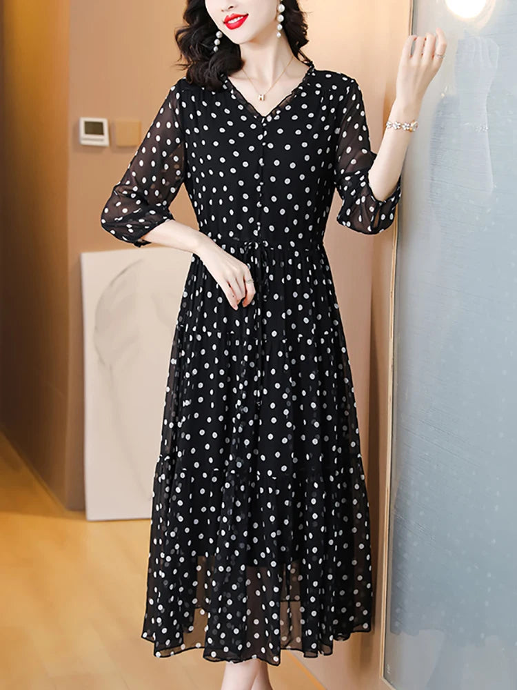 Robe mi-longue en soie à pois noirs d'été – Robe de soirée élégante à volants, col en V, style Hepburn