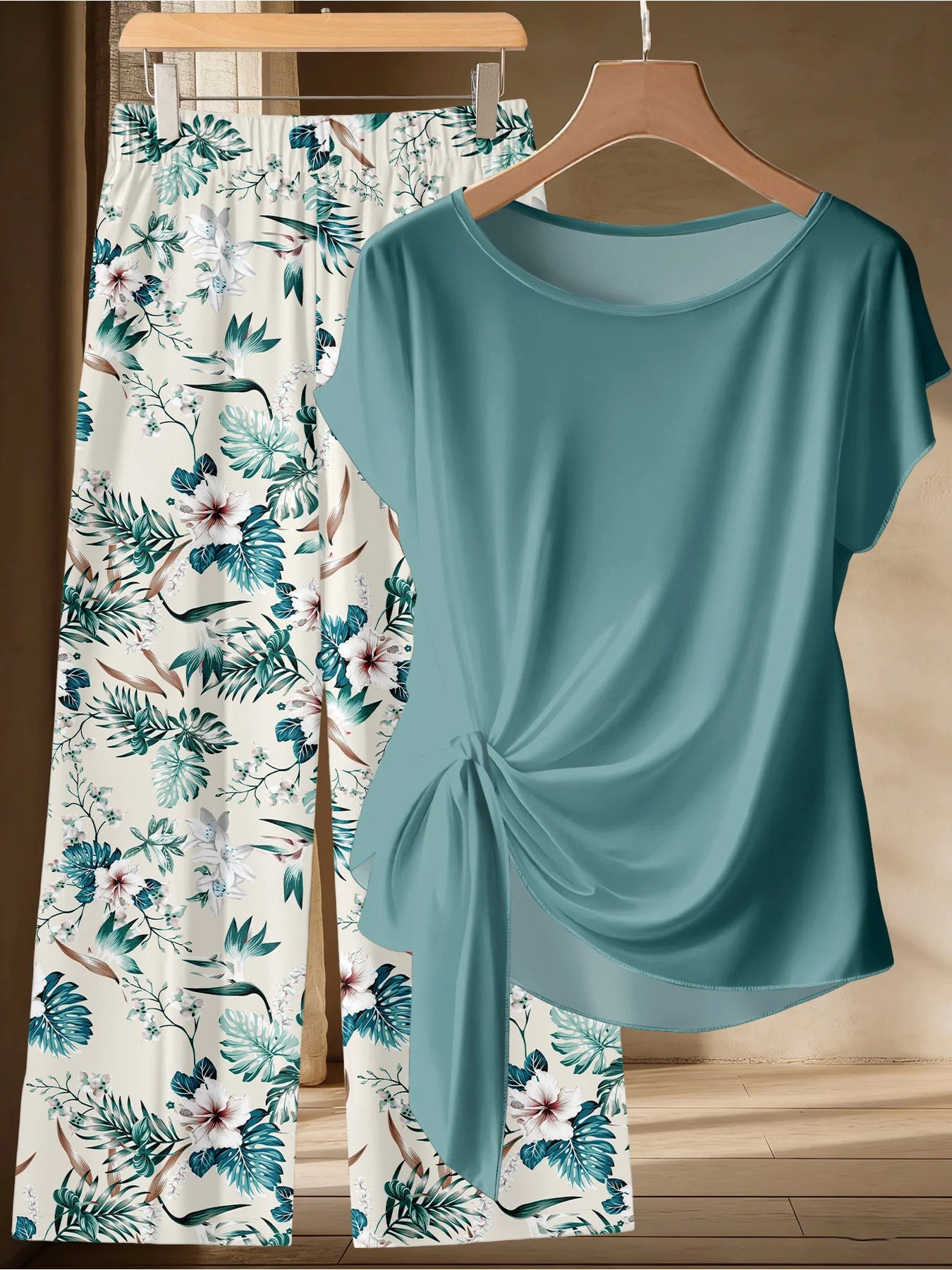 Summer Plus Size Two-Piece Outfit – Twisted Top & Tropical Print Wide Leg Pants