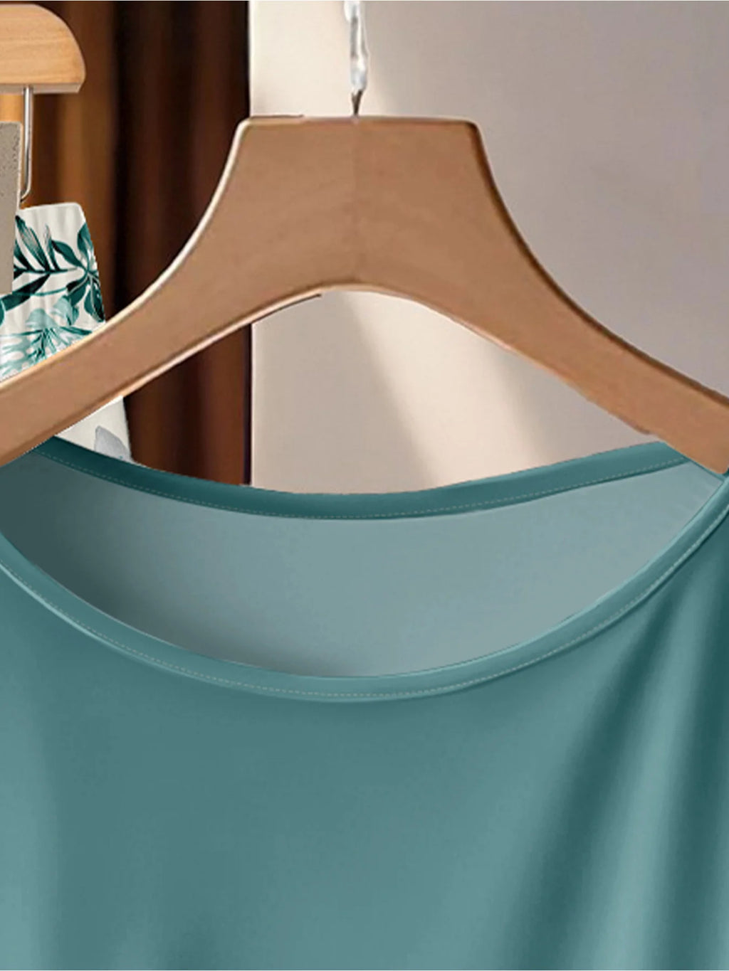 Summer Plus Size Two-Piece Outfit – Twisted Top & Tropical Print Wide Leg Pants