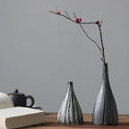 Black Ceramic Small Vase – Japanese-Style Tabletop Ornament for Flowers & Home Decor