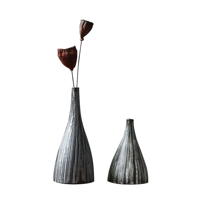 Black Ceramic Small Vase – Japanese-Style Tabletop Ornament for Flowers & Home Decor