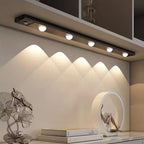 Bandes lumineuses LED à induction intelligentes – Éclairage d'armoire, de penderie et de chevet avec détecteur de mouvement